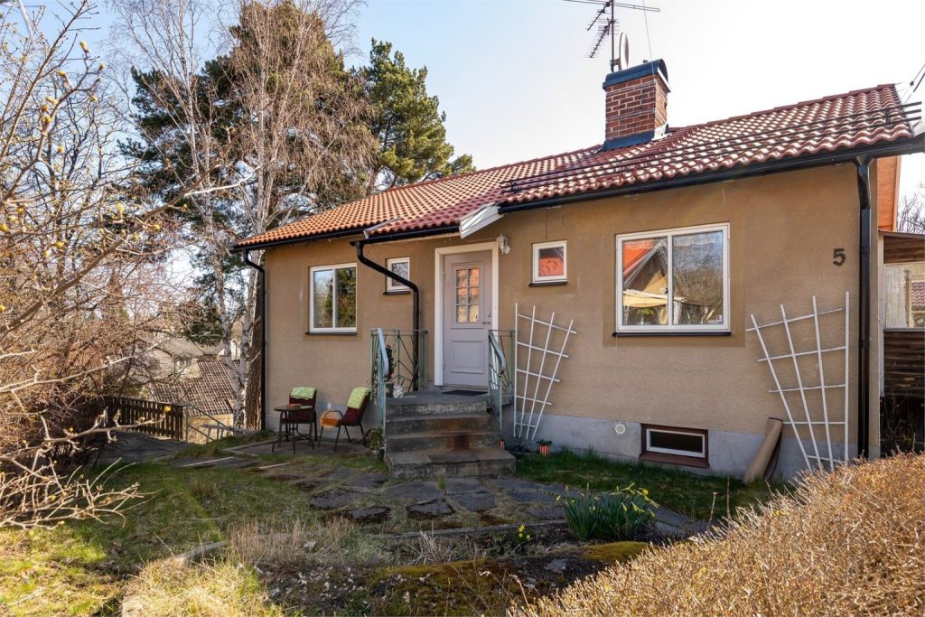 12. Monterat attefallshus forrad Norrtalje Grind 1536x1024