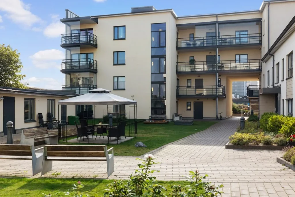 17. Renovering av Fasad BRF Haninge Stromlund