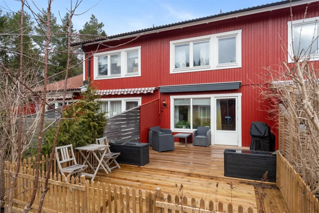 7. Repararering av Fasad 2 planshus Sollentuna Norrviken